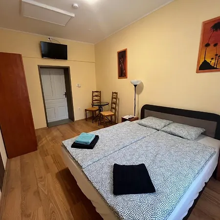 Gasthuis Koelcsey 21 Vendeghaz *