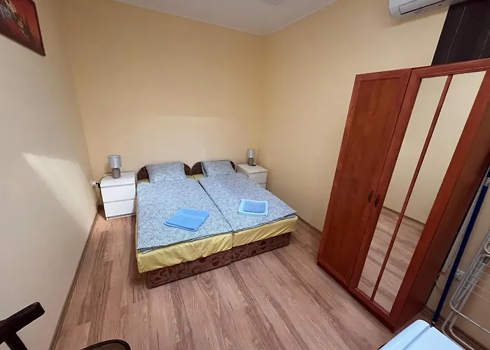 Koelcsey 21 Vendeghaz Гостевой дом