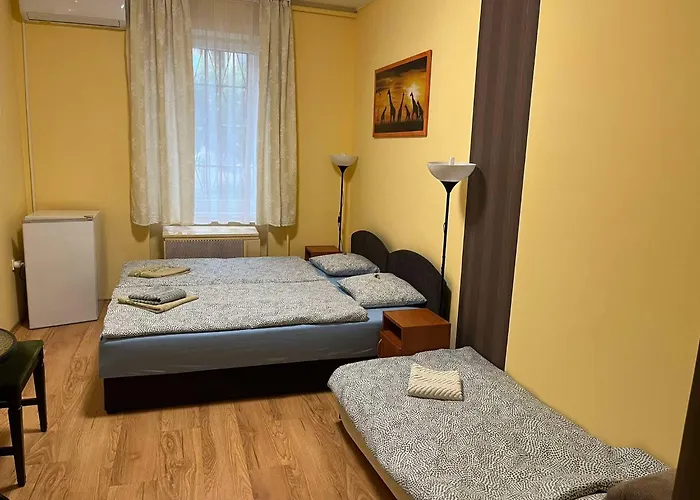 Koelcsey 21 Vendeghaz Гостевой дом
